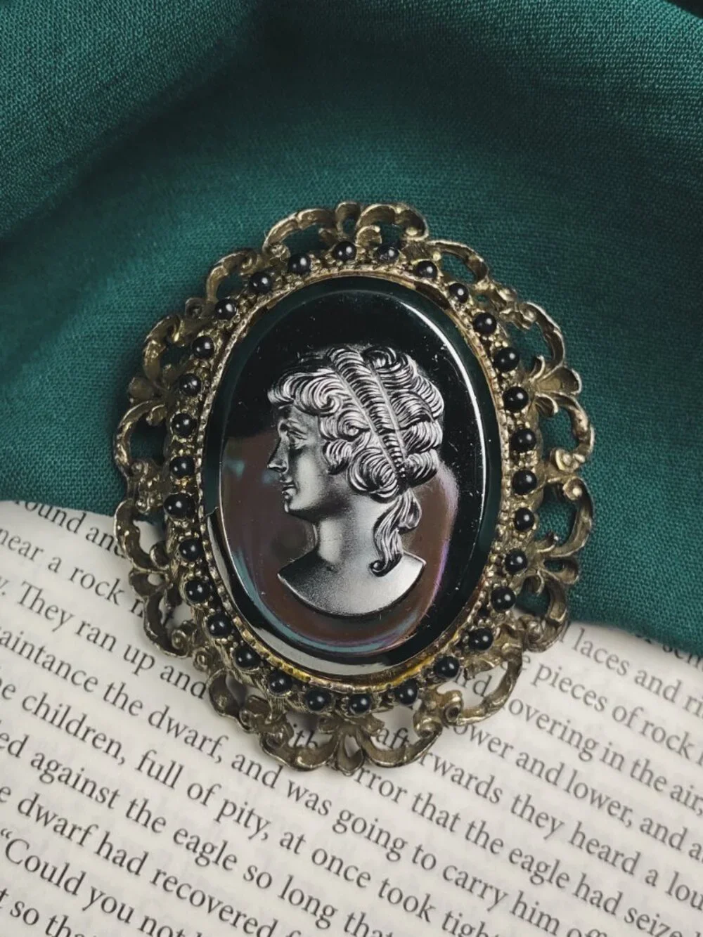 Vintage Oversized Victorian Gothic Style Black Cameo Art Nouveau Pendant Brooch